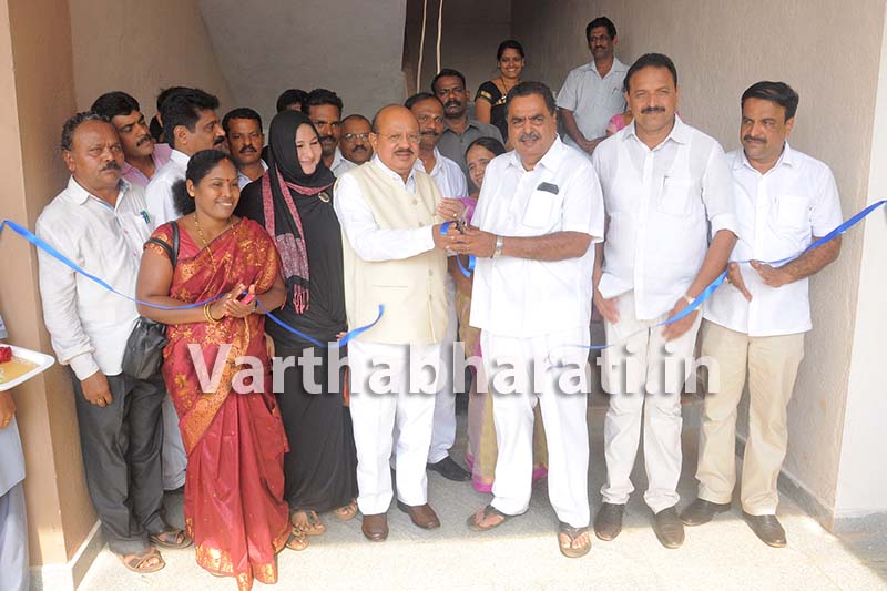 ದೇಶಪ್ರೇಮದ ಹೆಸರಲ್ಲಿ ವಿದ್ಯಾಸಂಸ್ಥೆಗಳ ದುರುಪಯೋಗ: ಸಚಿವ ಜಯಚಂದ್ರ